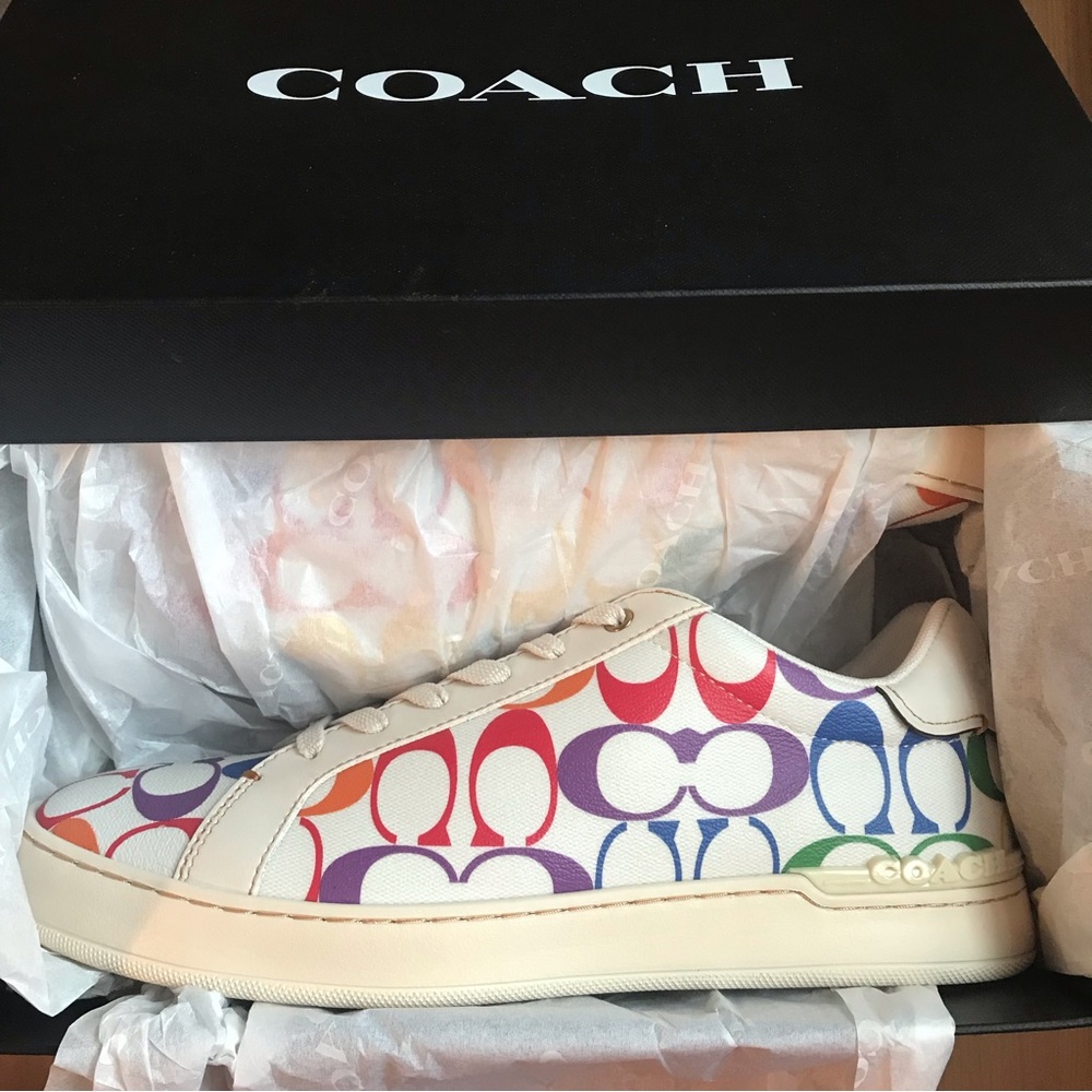 🌈 Coach Clip Low Top Sneaker In Rainbow Signature Canvas - Picture 7 of 16